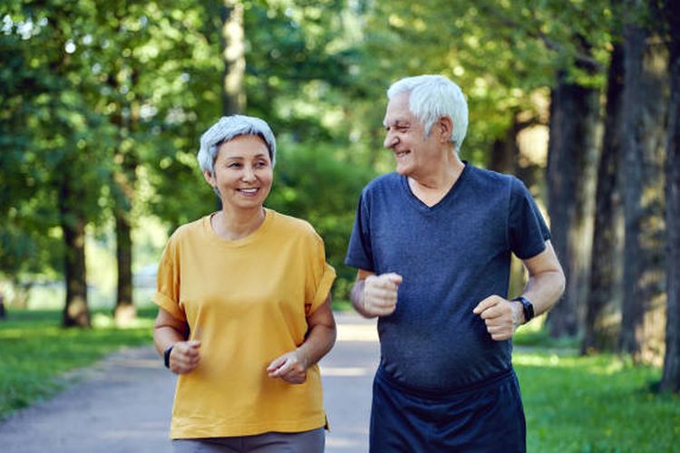 Tips Pelari Marathon Usia 50 Tahun Tetap Kuat Berlari