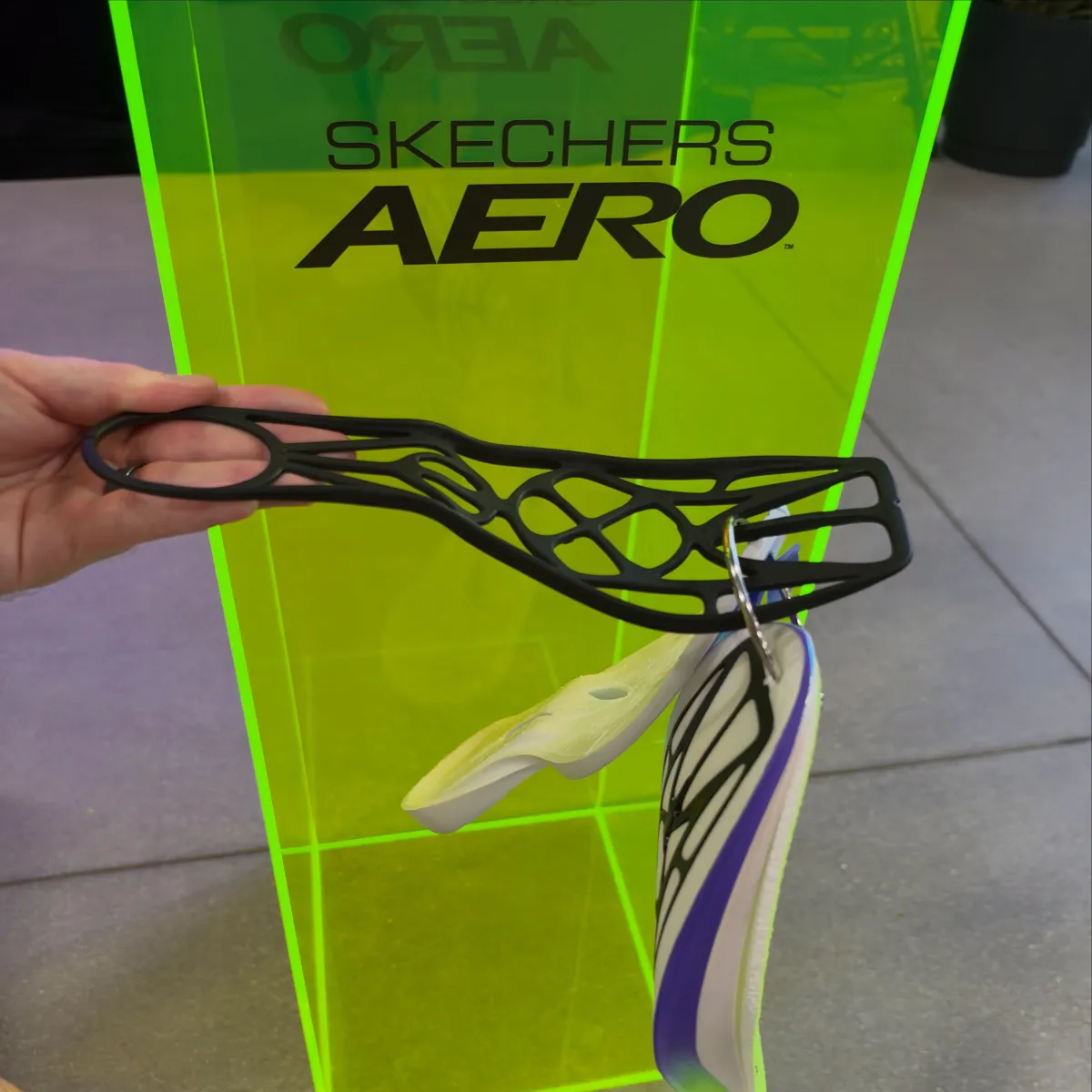 skechers aerolite carbon.jpg