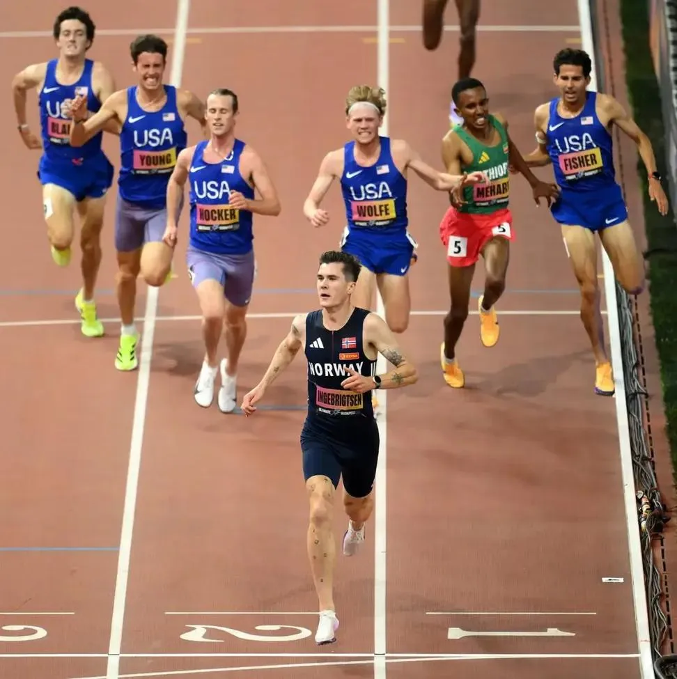 Jakob Ingebrigtsen Juara 5000m World Ultimate Championships 2026, Sikat Cole Hocker di Sprint Akhir